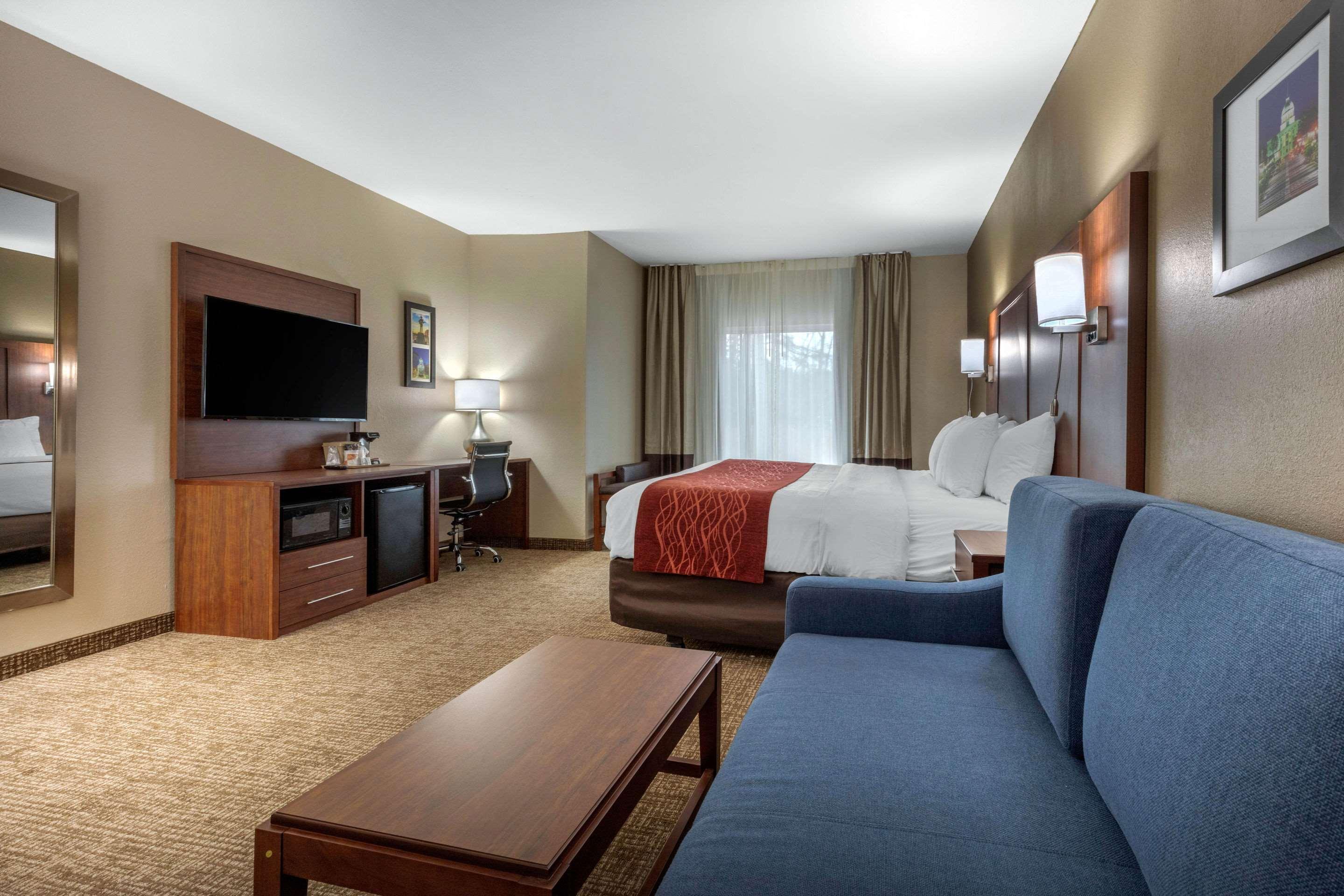 Hotel Comfort & East Carmichael Rd
