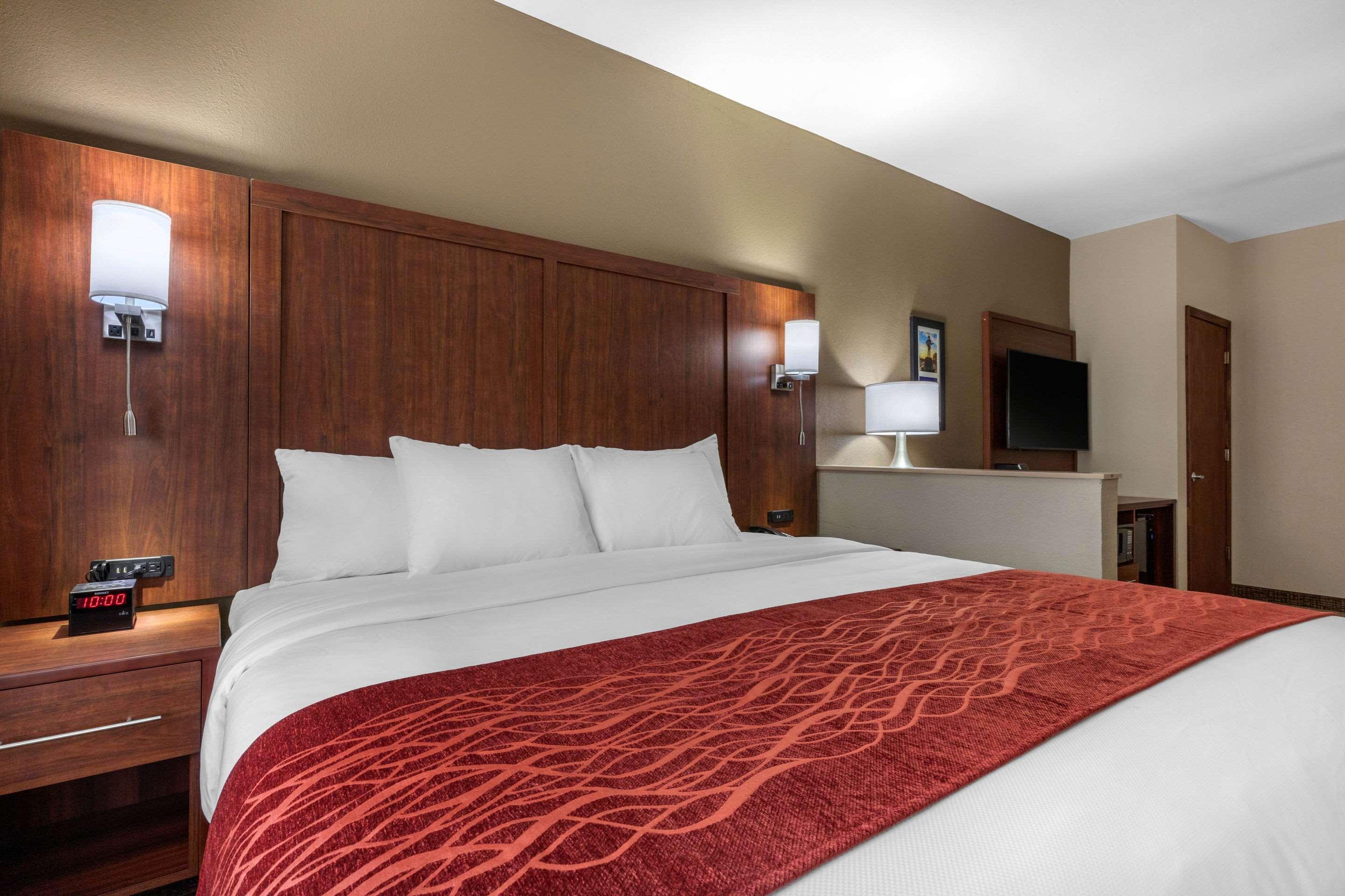 Hotel Comfort & East Carmichael Rd
