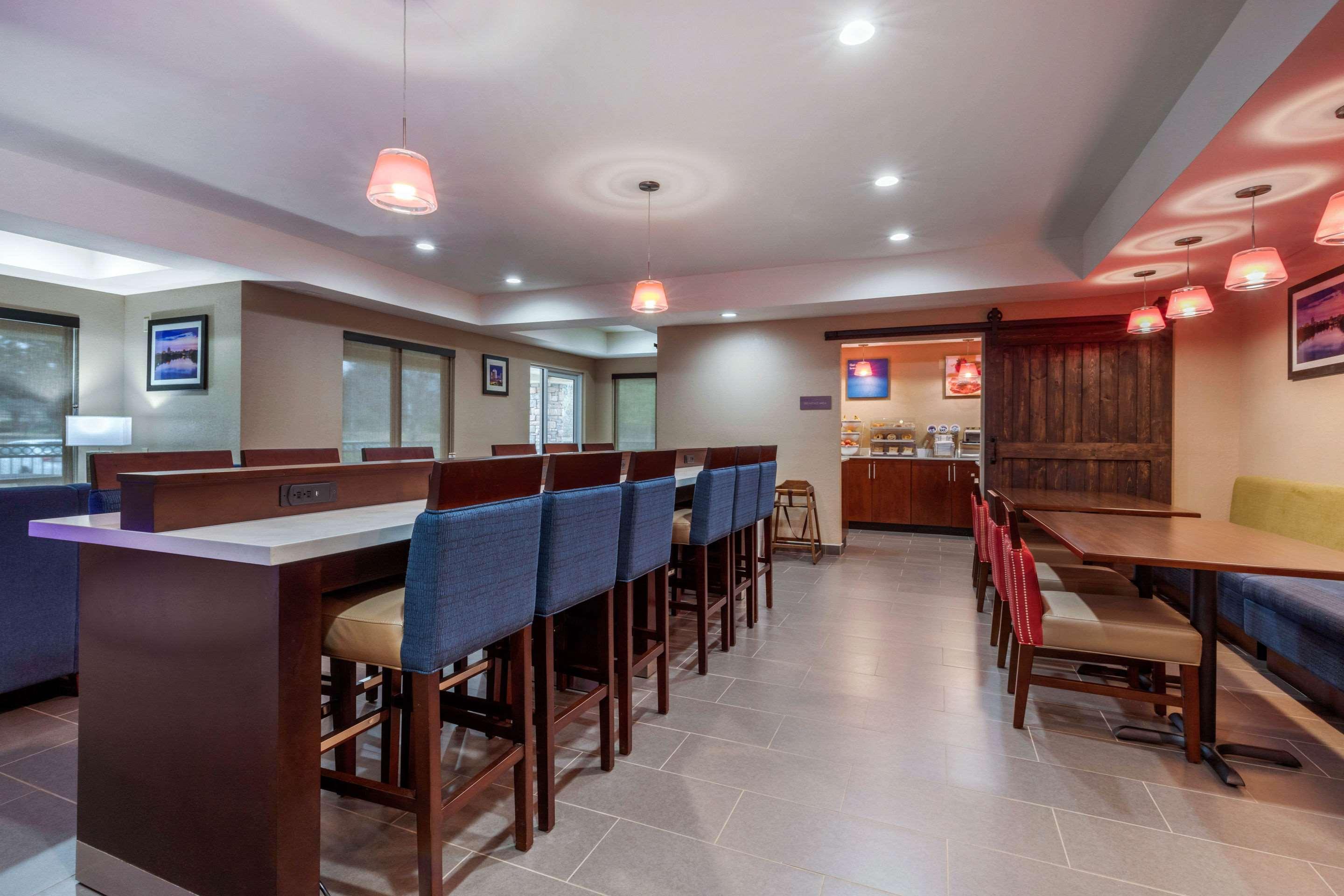 Comfort & East Carmichael Rd Hotel Montgomery