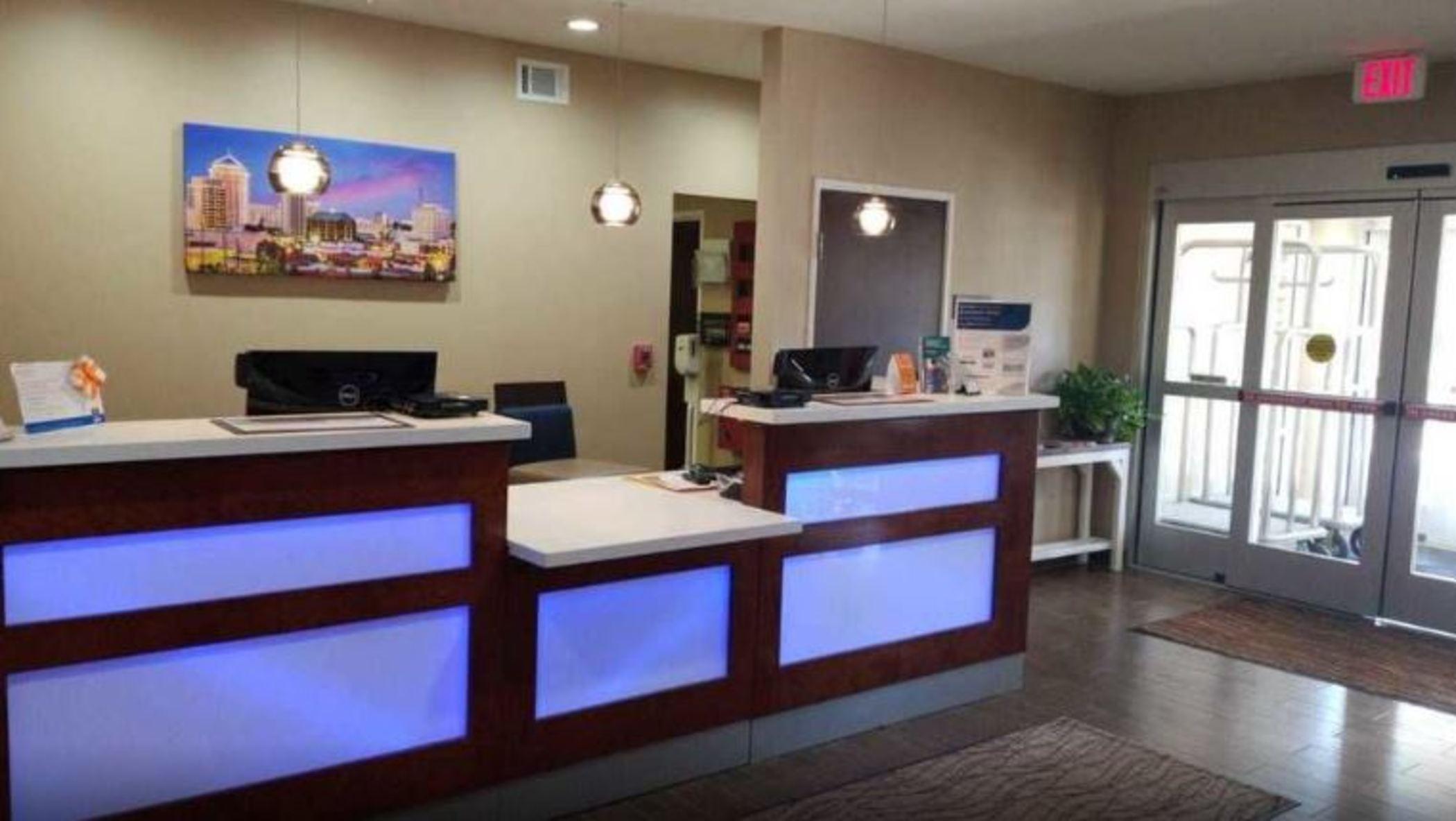 Hotel Comfort & East Carmichael Rd 2*