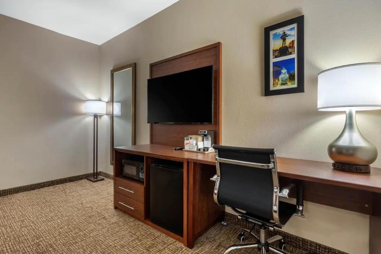 Comfort & East Carmichael Rd Hotel