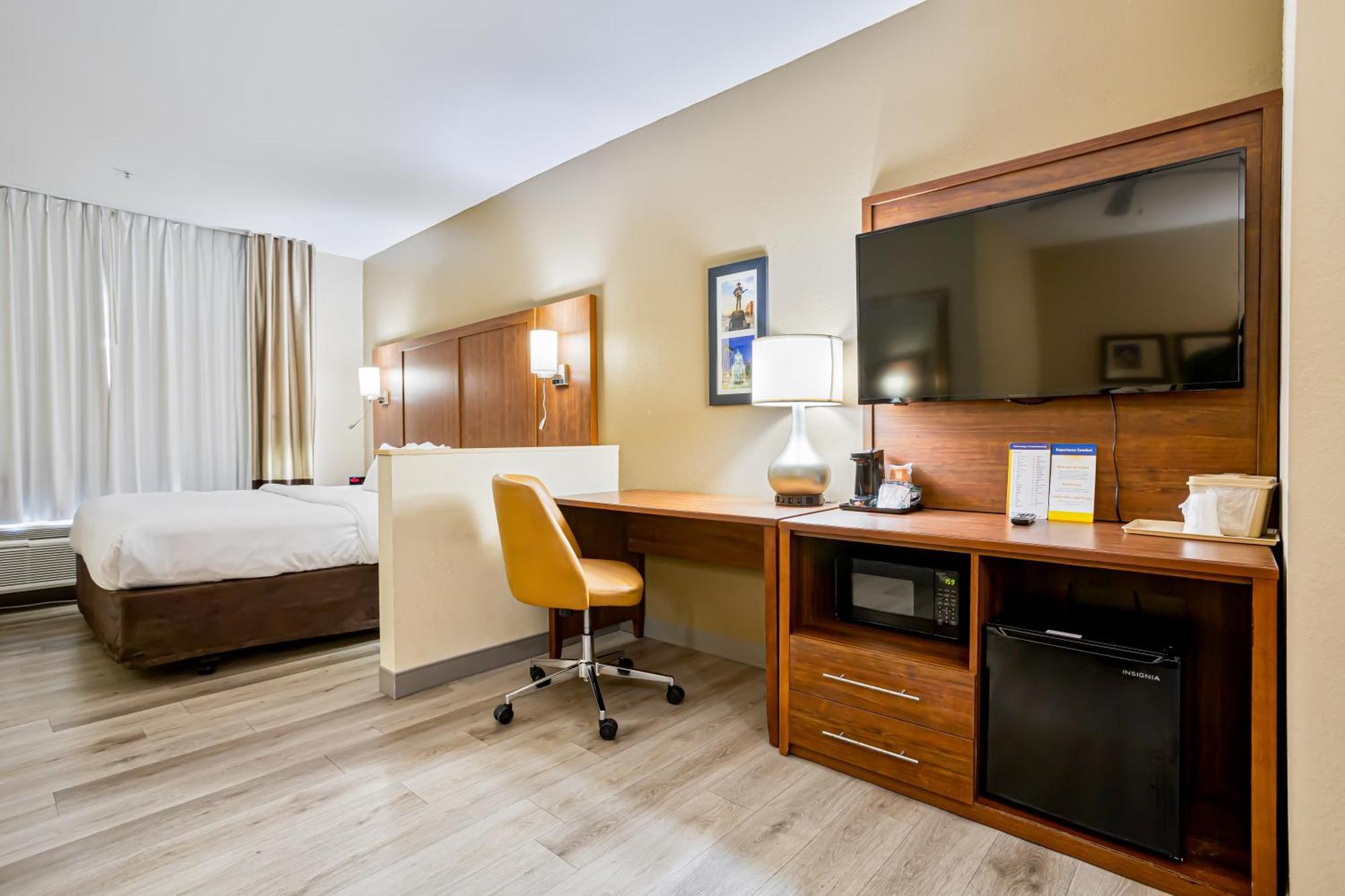Hotel Comfort & East Carmichael Rd Montgomery
