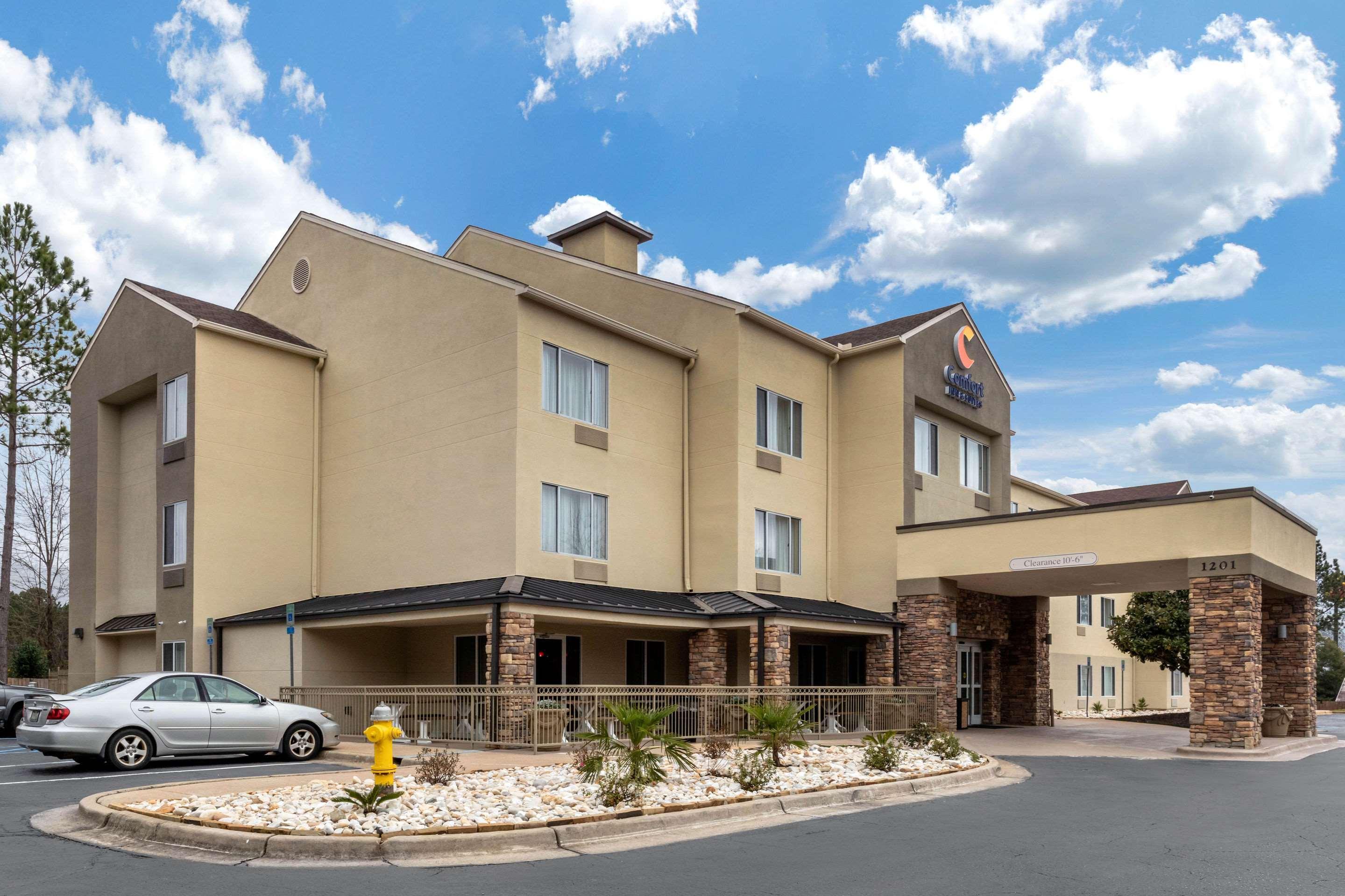 Hotel Comfort & East Carmichael Rd