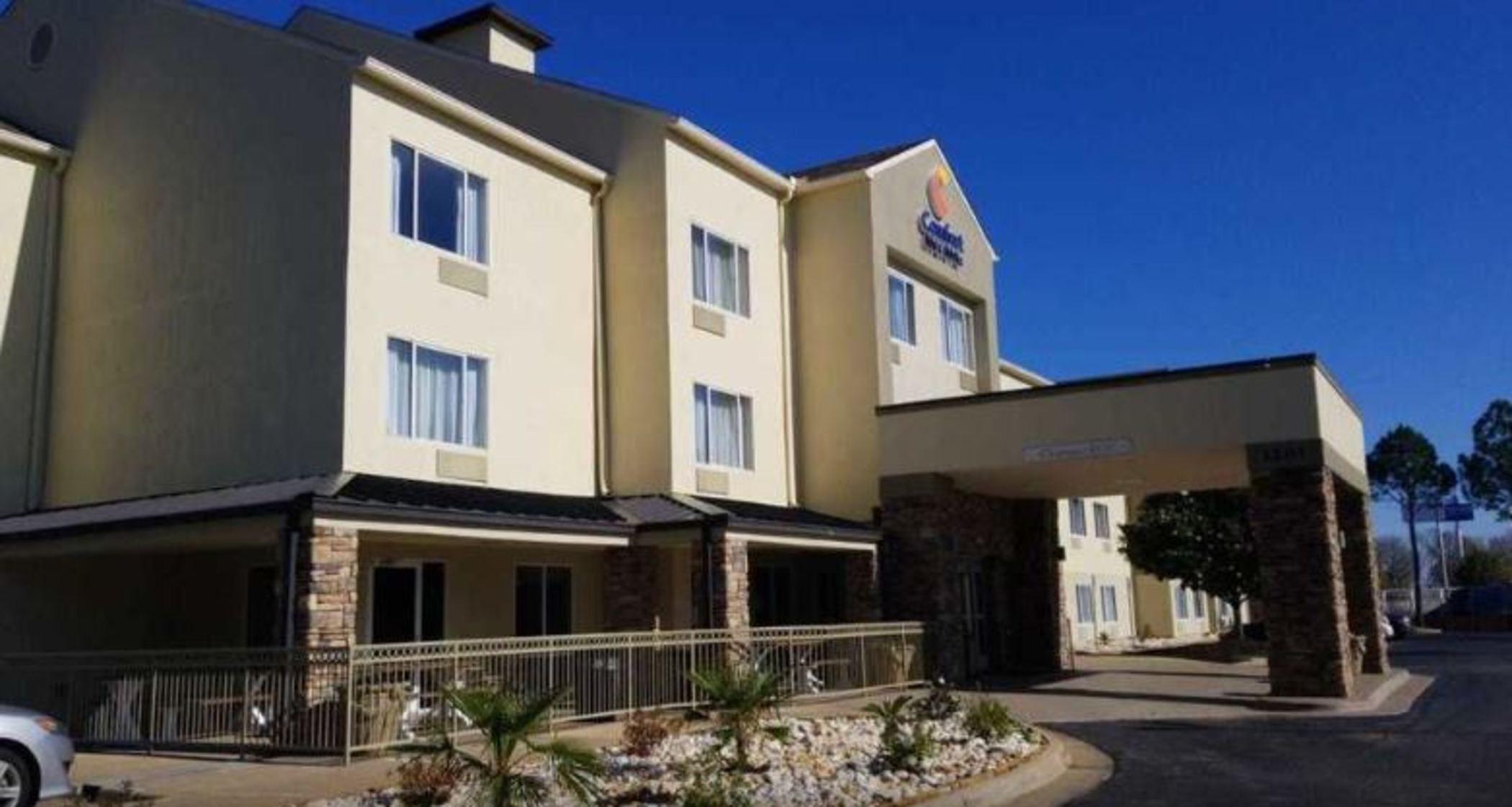 Comfort & East Carmichael Rd Hotel 2*