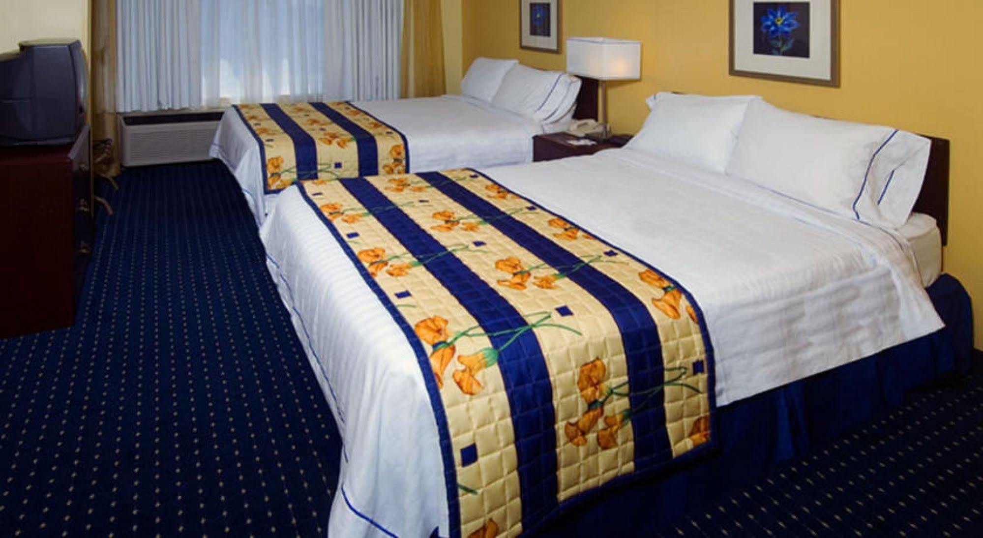 Hotel Comfort & East Carmichael Rd